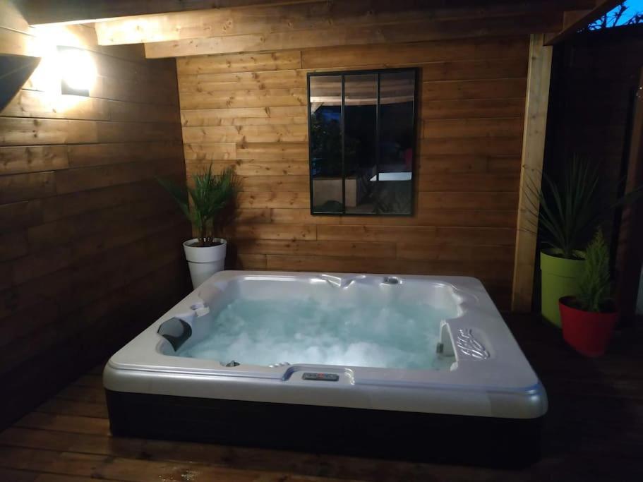 Studio Jacuzzi Prive A 8 Min A Pied De La Plage Appartement La Ciotat Buitenkant foto